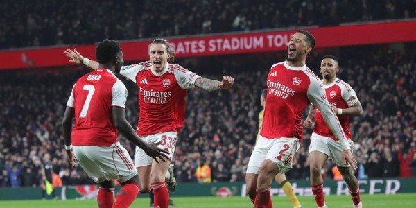 高清：阿森纳点球战9-8进联赛杯四强 球员激动庆祝