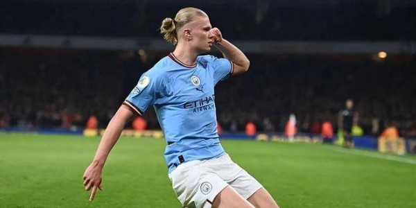 49场欧冠射入50球：瓜帅盛赞哈兰德，打破范尼纪录后开追C罗成就