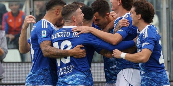 7场8球爆发，阿根廷新星，能否接班梅西？
        
    7场8球爆发，阿根廷新星，能否接班梅西？