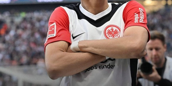 埃基蒂克有儿魔梦愿加盟，已成曼联新中锋首选！8500万标价阻碍转会