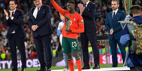 进球+封杀亚马尔！葡飞翼当选欧国联MVP 加冕世一左