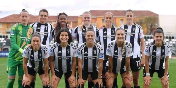 尤文女足夺冠盛典：4-0横扫罗马荣膺双冠王，意甲霸主瞄准欧冠荣耀