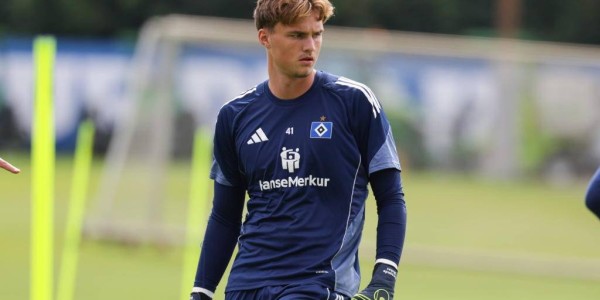 德甲球队汉堡训练备战
        
    德甲球队汉堡训练备战