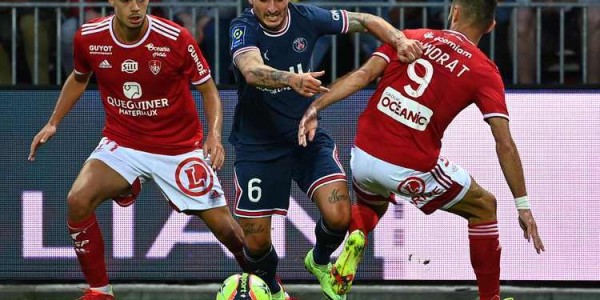 法甲对决：梅斯主场迎战斯特拉斯，排名相近争胜欲强