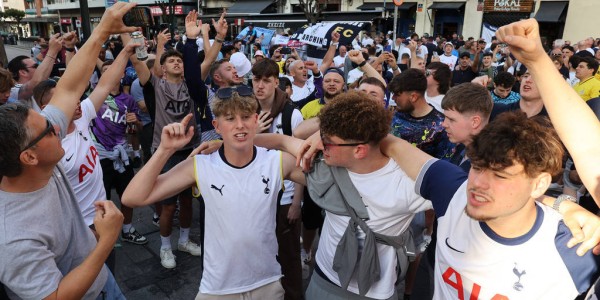 曼联崩盘夜！阿莫林获“免死金牌”，高层葫芦里卖的什么药？