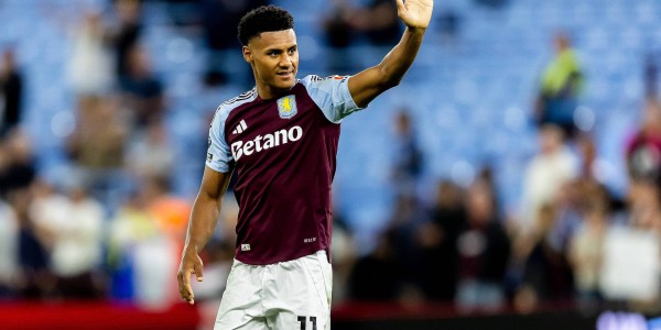 镜报：曼联和维拉谈过拉什福德&amp;amp;沃特金斯互换，现在曼联仍关注他